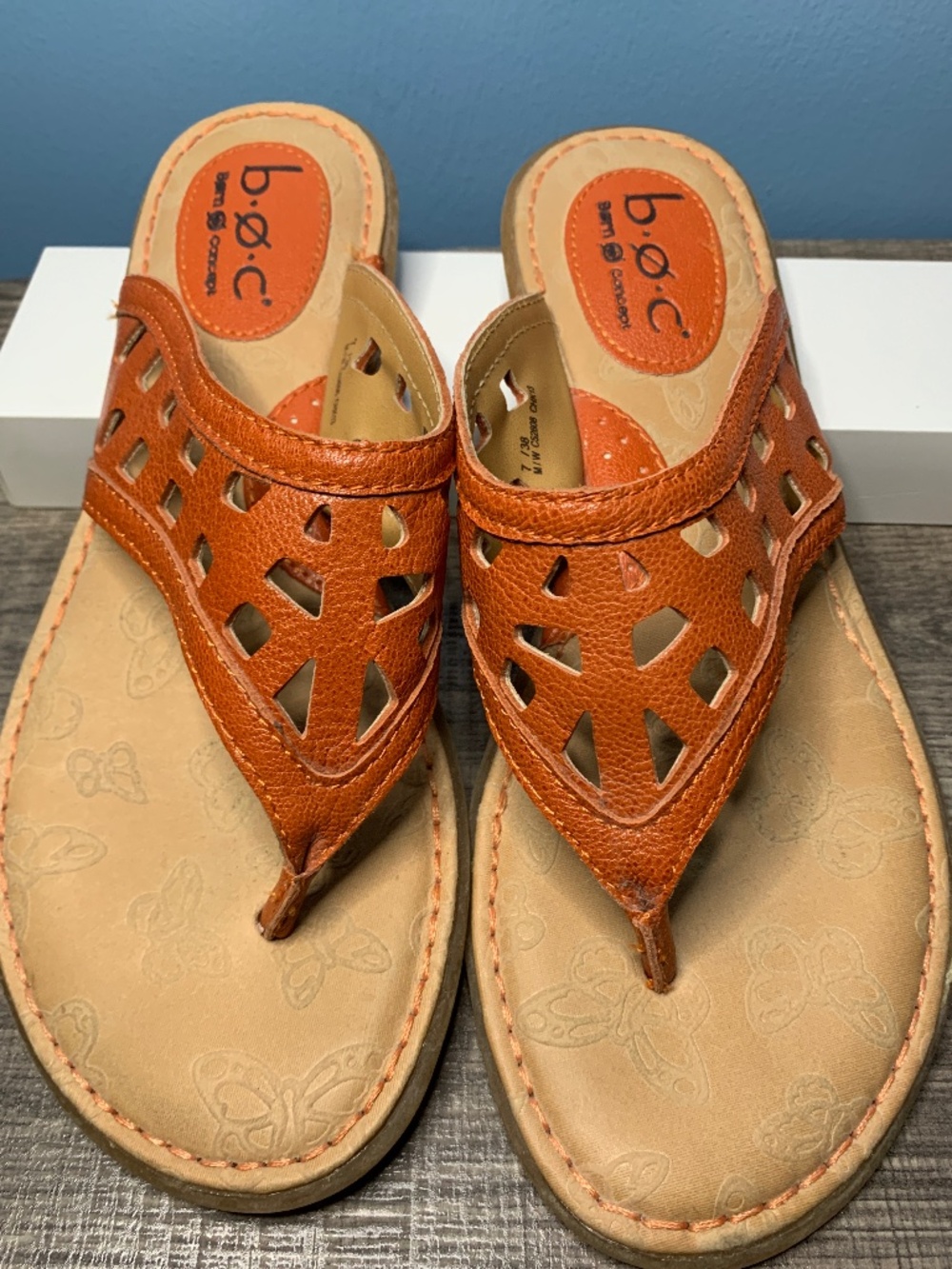 BOC Born leather orange thong sandal